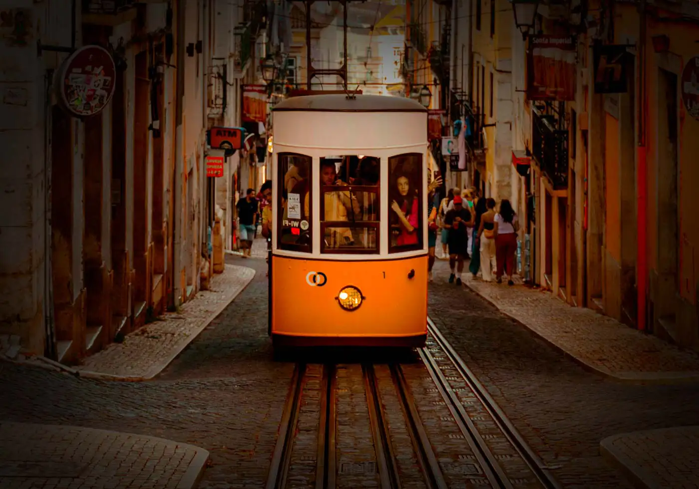 Elevador da Glória Accident Leaves 15 Dead, Many Injured
