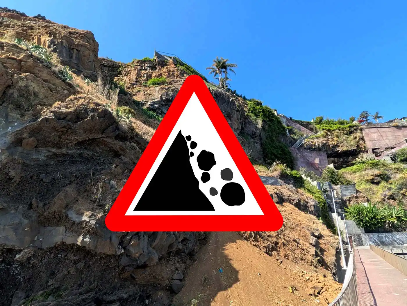 Landslide: Praia Formosa Promenade Again Closed